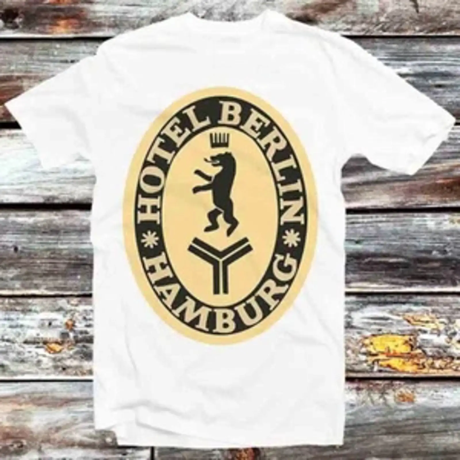 ホテルベルリンハンブルクオールドスクールロゴサインTシャツB - Vintage Fashion Hamburg のレビューと価格
